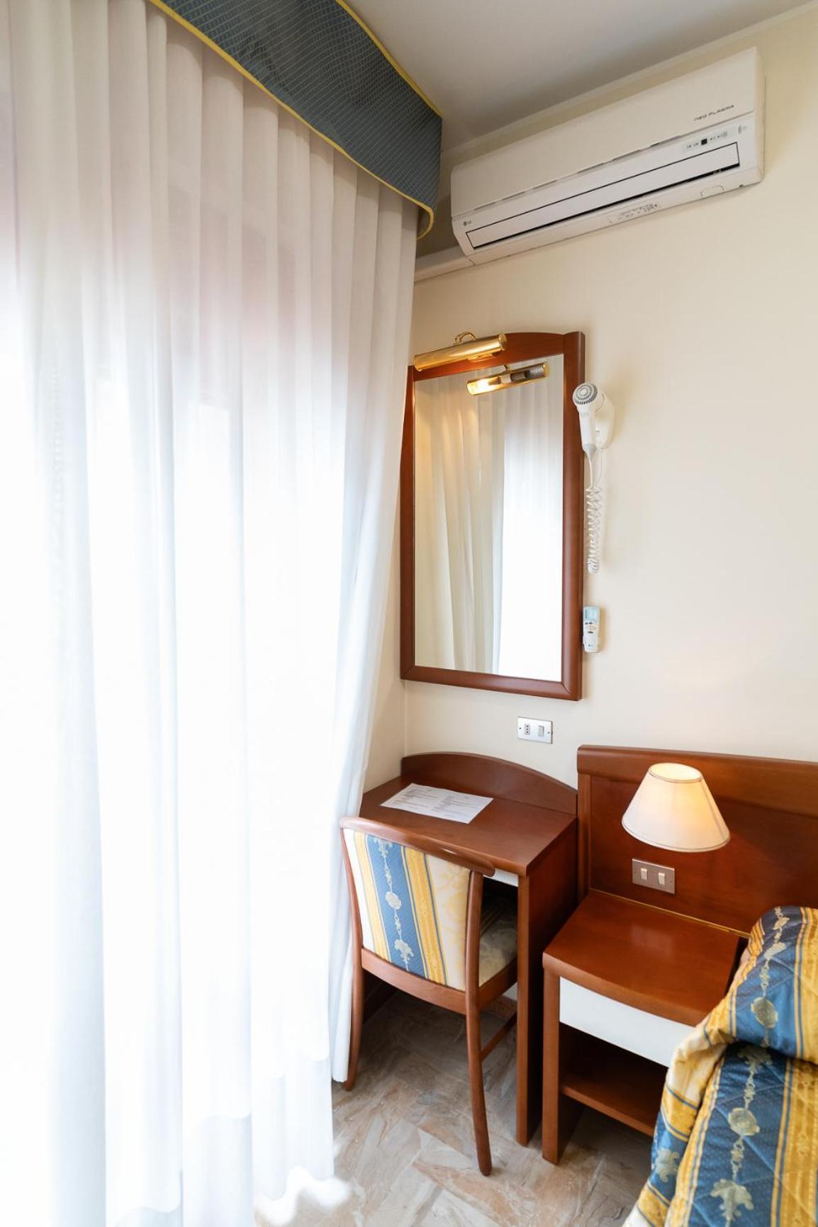 Easy Hotel Meryon Sottomarina Oda fotoğraf